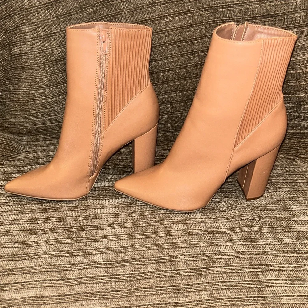 Women’s Ankle Boots with Block Heels - size 10 - Picture 2 of 3